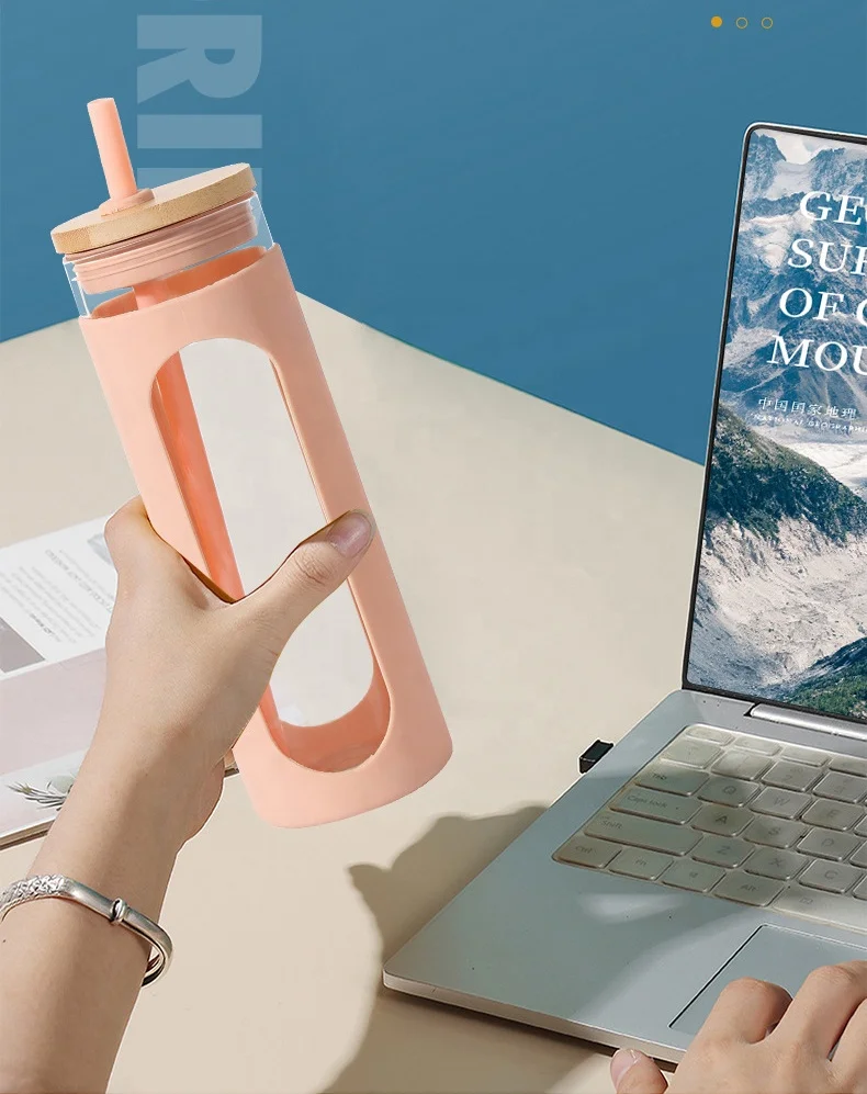 2024 Top Seller BPA Free 20oz Silicone Protective Sleeve Custom Cup Drink Glass Bottle Glass Water Tumbler With Bamboo Lid Straw