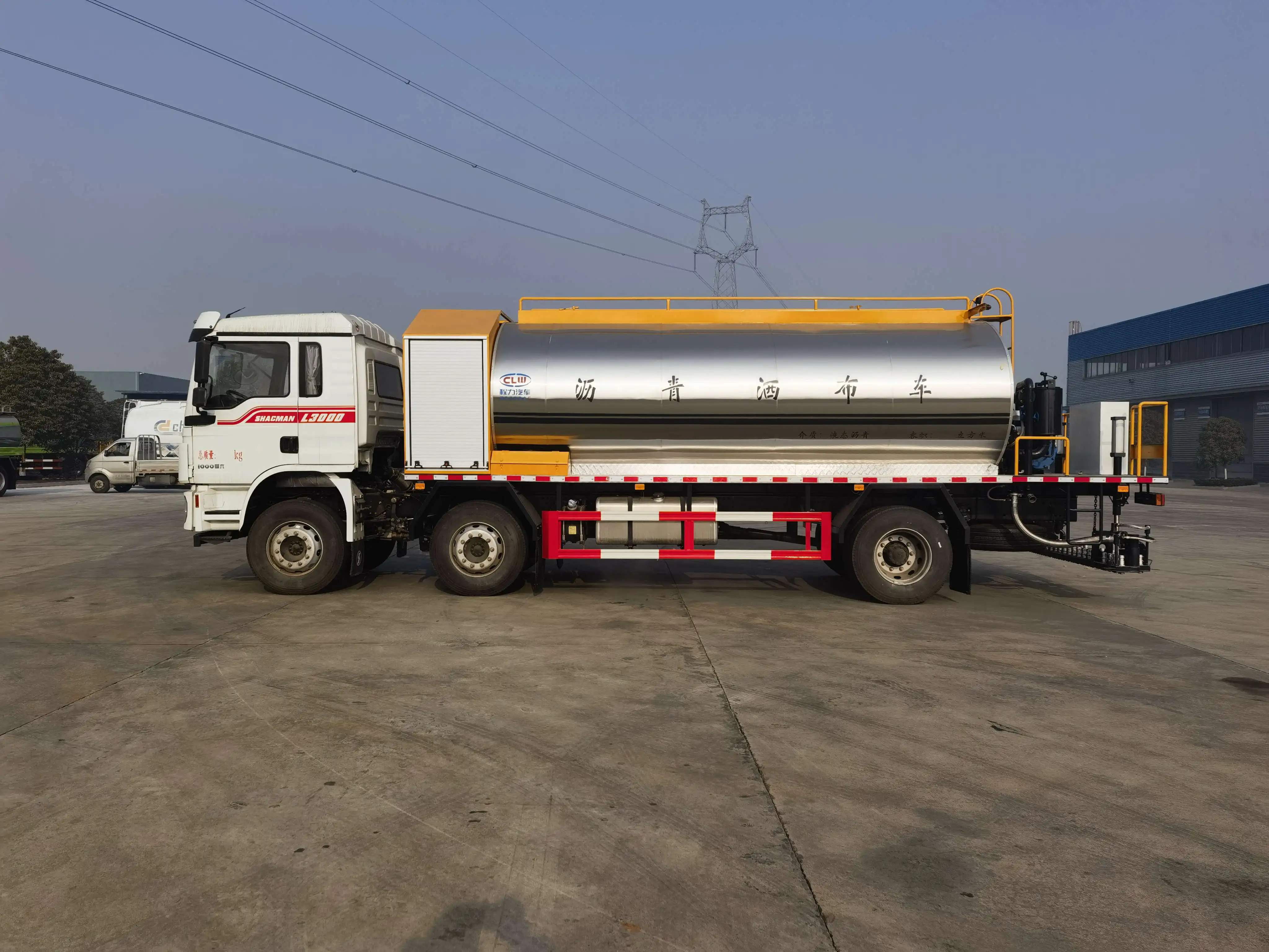 Shacman N Hohan Intelligence Asphalt Bitumen Distributor Distribution Spray Sprayer Spraying Tank Tanker Truck