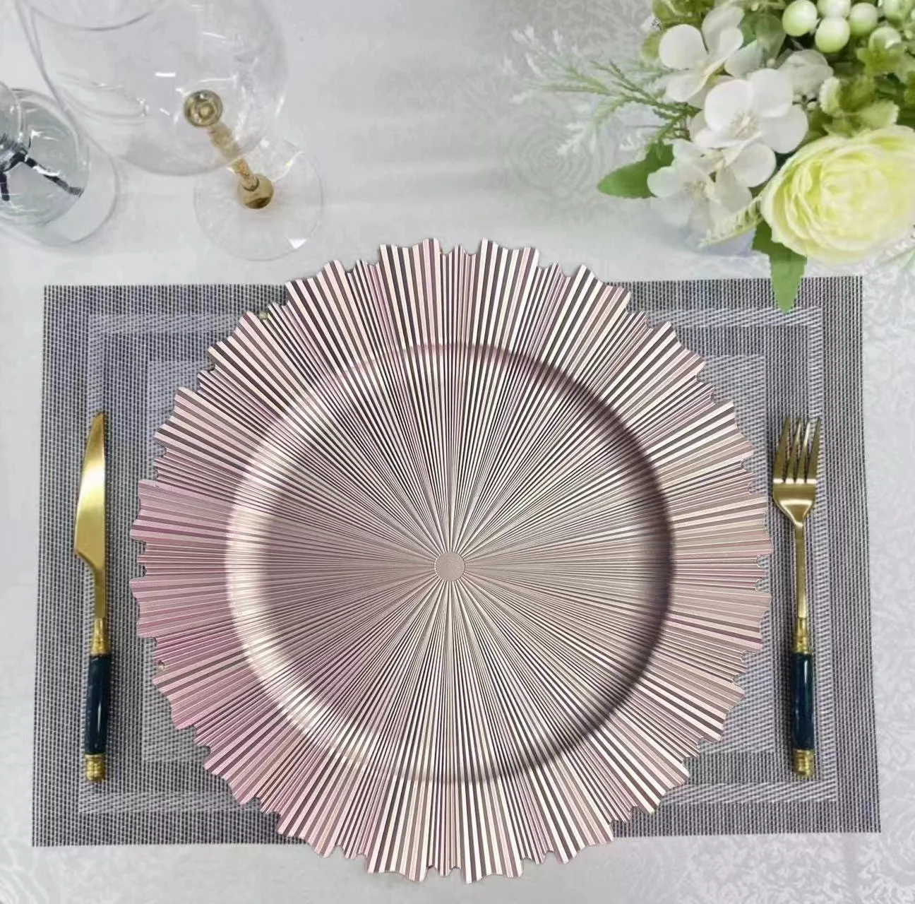 New 13 Inch Irregular Plates Gold Plastic Wedding Charger Plates Christmas Dinner Decor Plate For Party Hotel