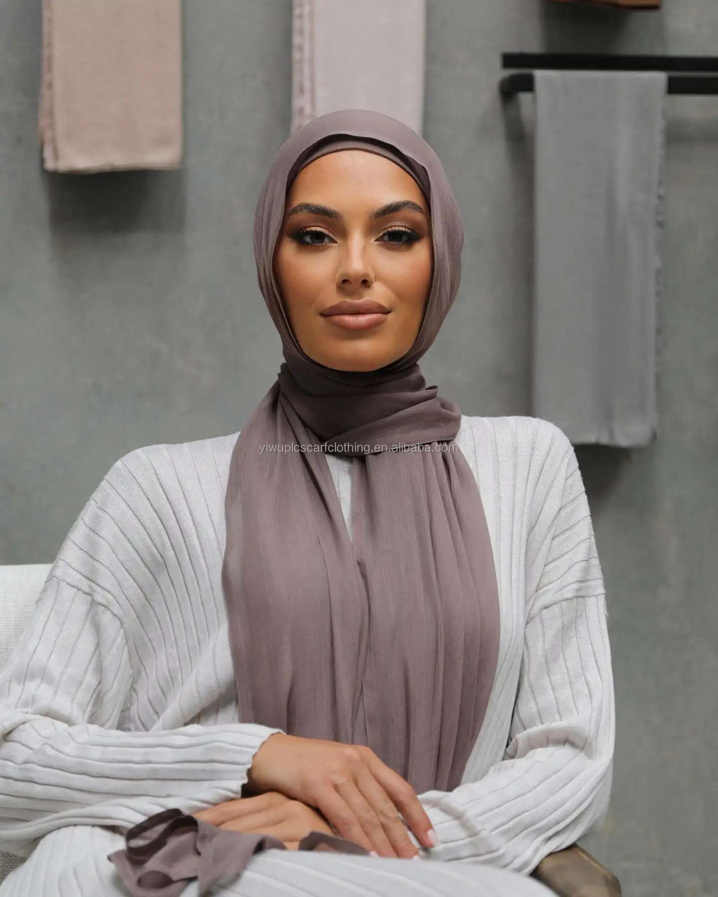 Lightweight Double Stitches Trim Viscose Rayon Shawl Fashion Modal Hijab for Muslim Women Ethnic Bandanas