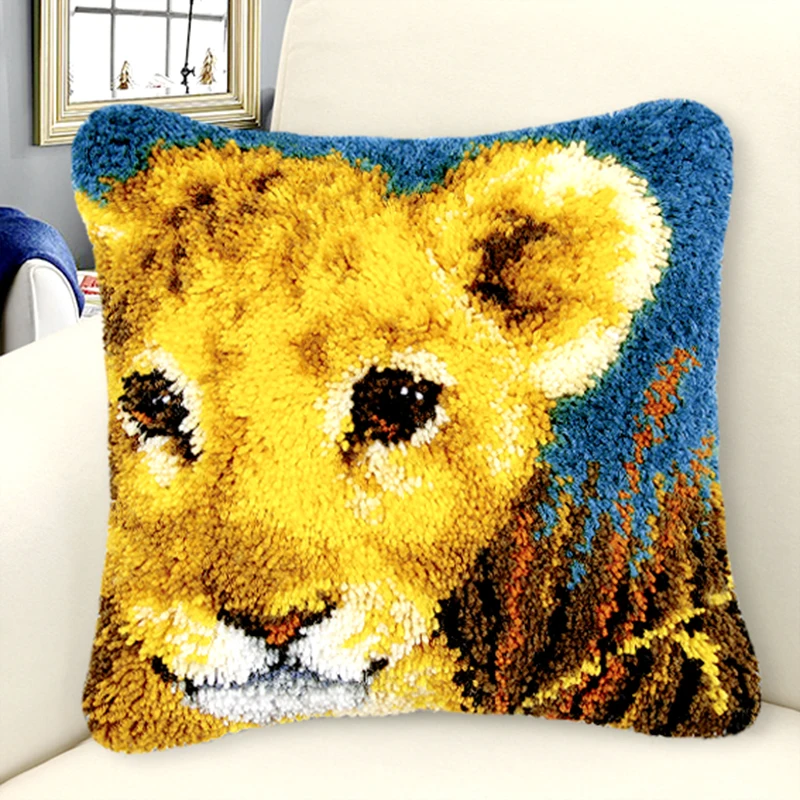 Custom  Printed Canvas Modern Latch Hook Animal Lion Patterns Pillow Cover Cushion  Kits for Adults Beginners