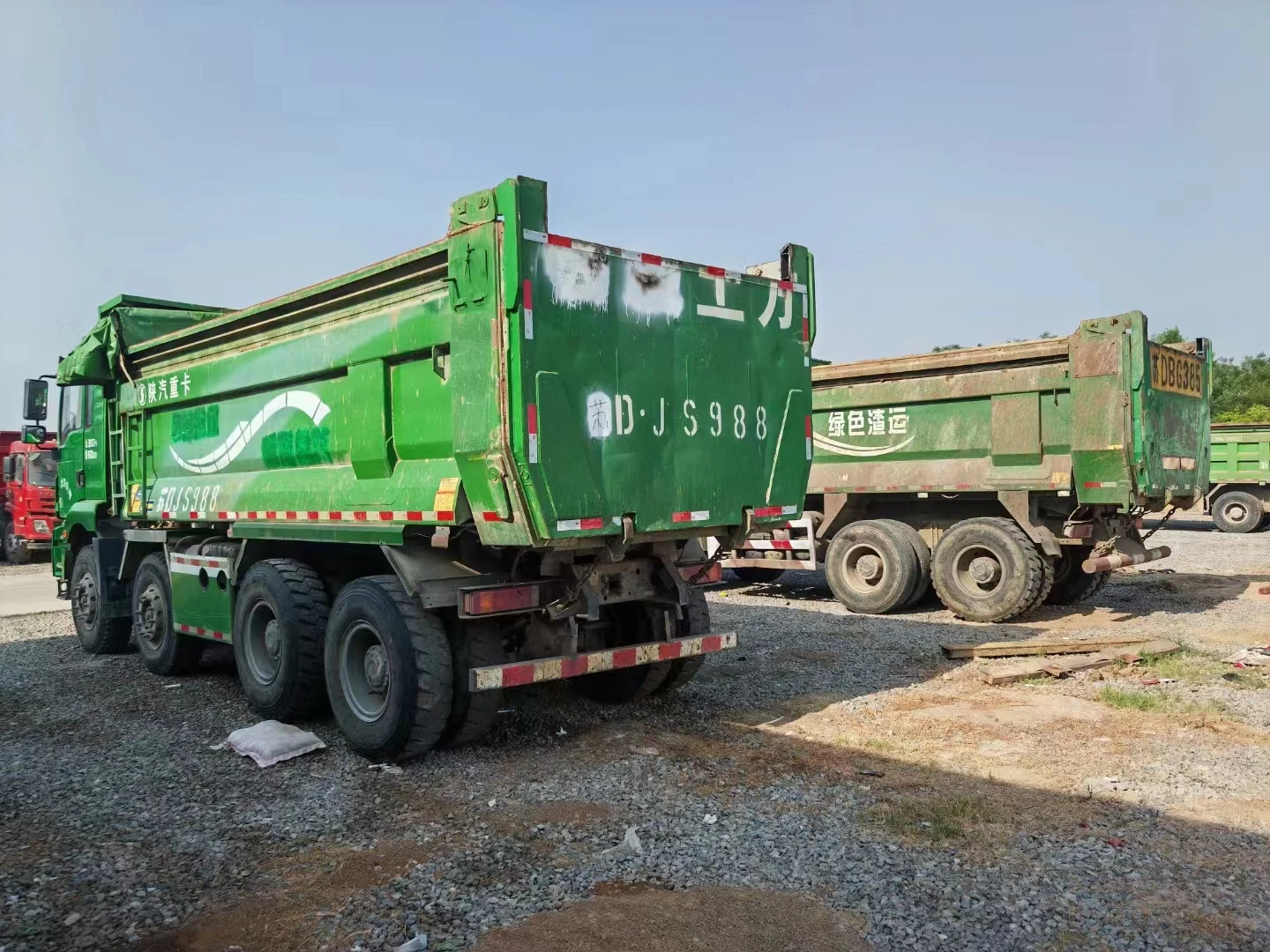 Hot sales in 2022 Shaanxi Automobile used dump truck Delong new M3000 350hp 6x4 Weichai 5.6m used city construction dump truck
