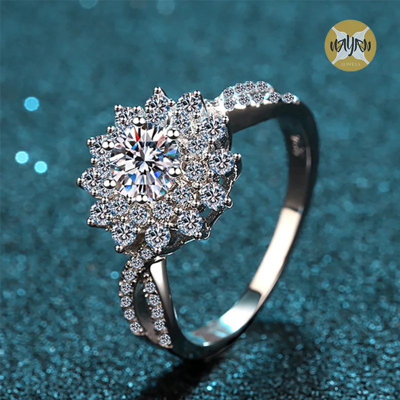 Luxury PT950 Plated 925 Sterling Silver Ring Latest Design Ladies Rings D VVS1 Moissanite Diamond Center Stone Halo Silver Ring