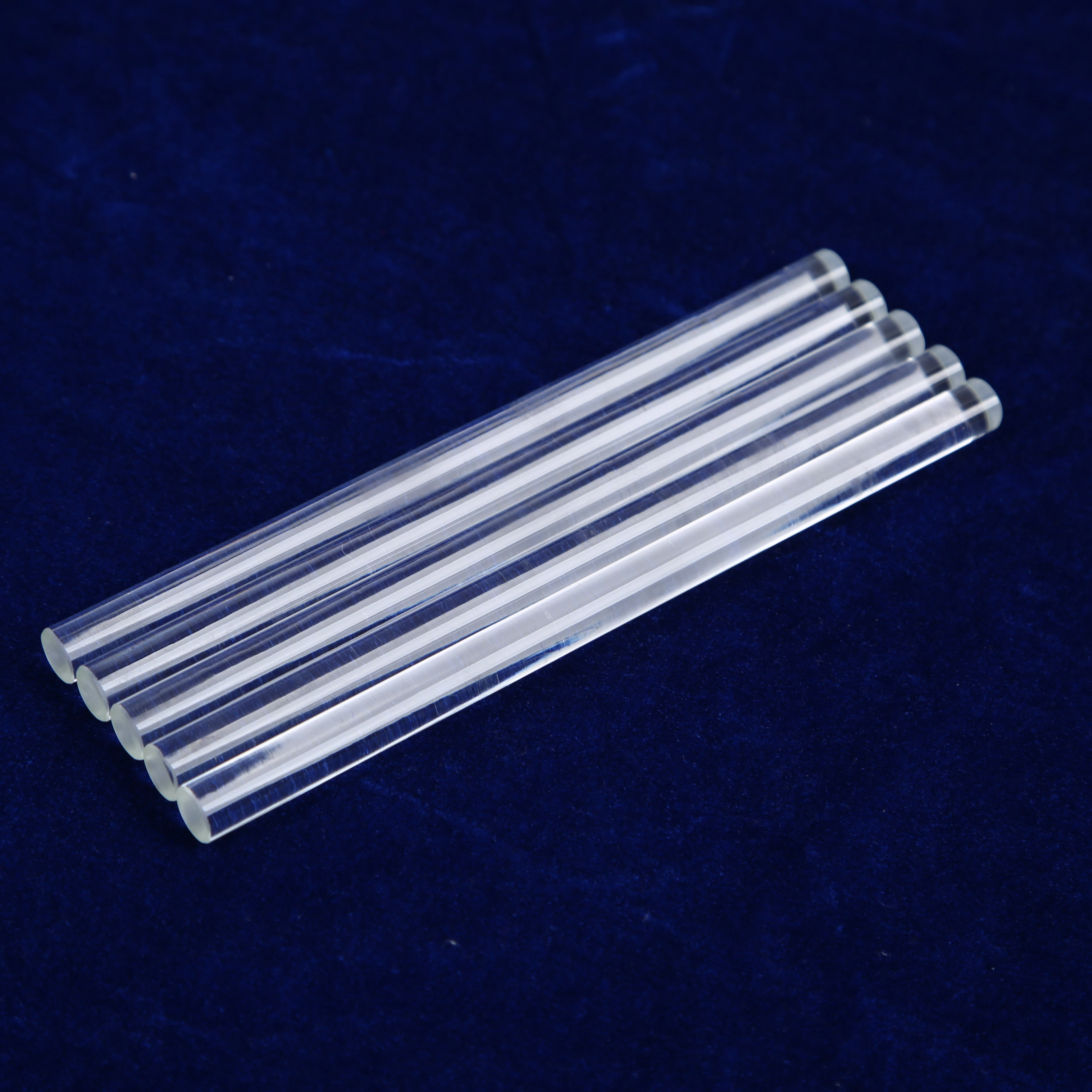 Цилиндрический прозрачный кристаллический кварцевый стержень высокой чистоты
