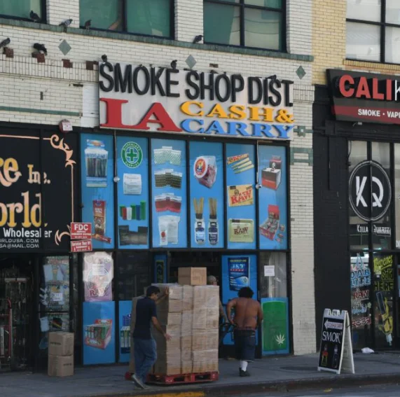 Hot Sale Plastic Metal Wood Vapers Smoke for Smoker Free Sample Wholesale Shop Supplies Stocked Cigarette Lighter