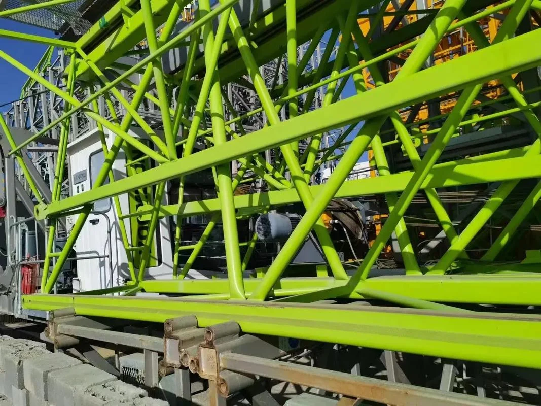 Good Condition Used W6015-8 60m Arm Length Crane Second-Hand Tower Crane with 4-8 Tons Load Capacity