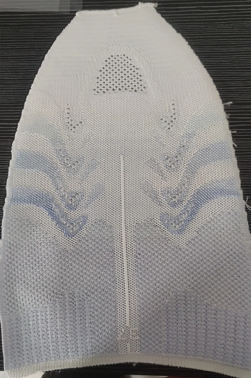 2022 Factory customizable color pop design fly knit breathable sneakers knitted upper capellada para zapatillas