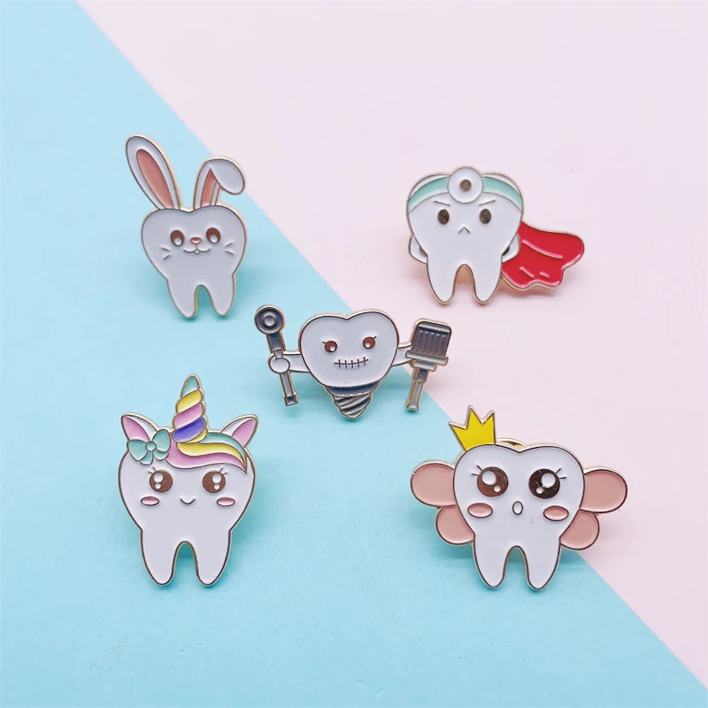 Wholesale friends gift crafts cartoon teeth metal custom soft enamel pins