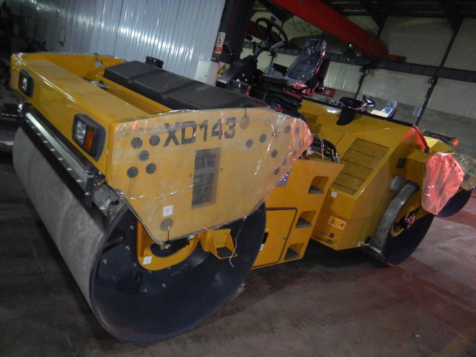 Xuzhou 14ton Double Drum Road Roller XD143 Steel Drum Compactor with 2130mm Compacting Width