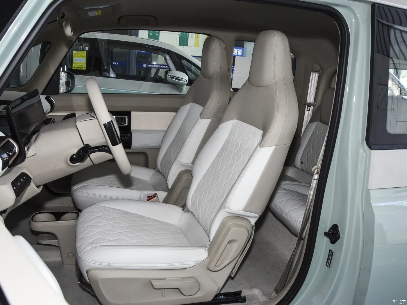 HX Бесплатная зарядная станция 2024 SAIC Baojun KIWI различных цветов оптовая продажа новые продукты для новой электрической продажи EV
