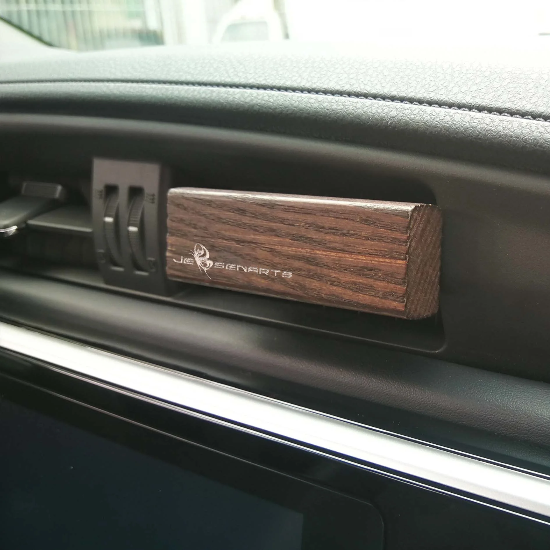 Hanging Perfume Diffuser Scented Wooden Car Air Vent Freshener with clip