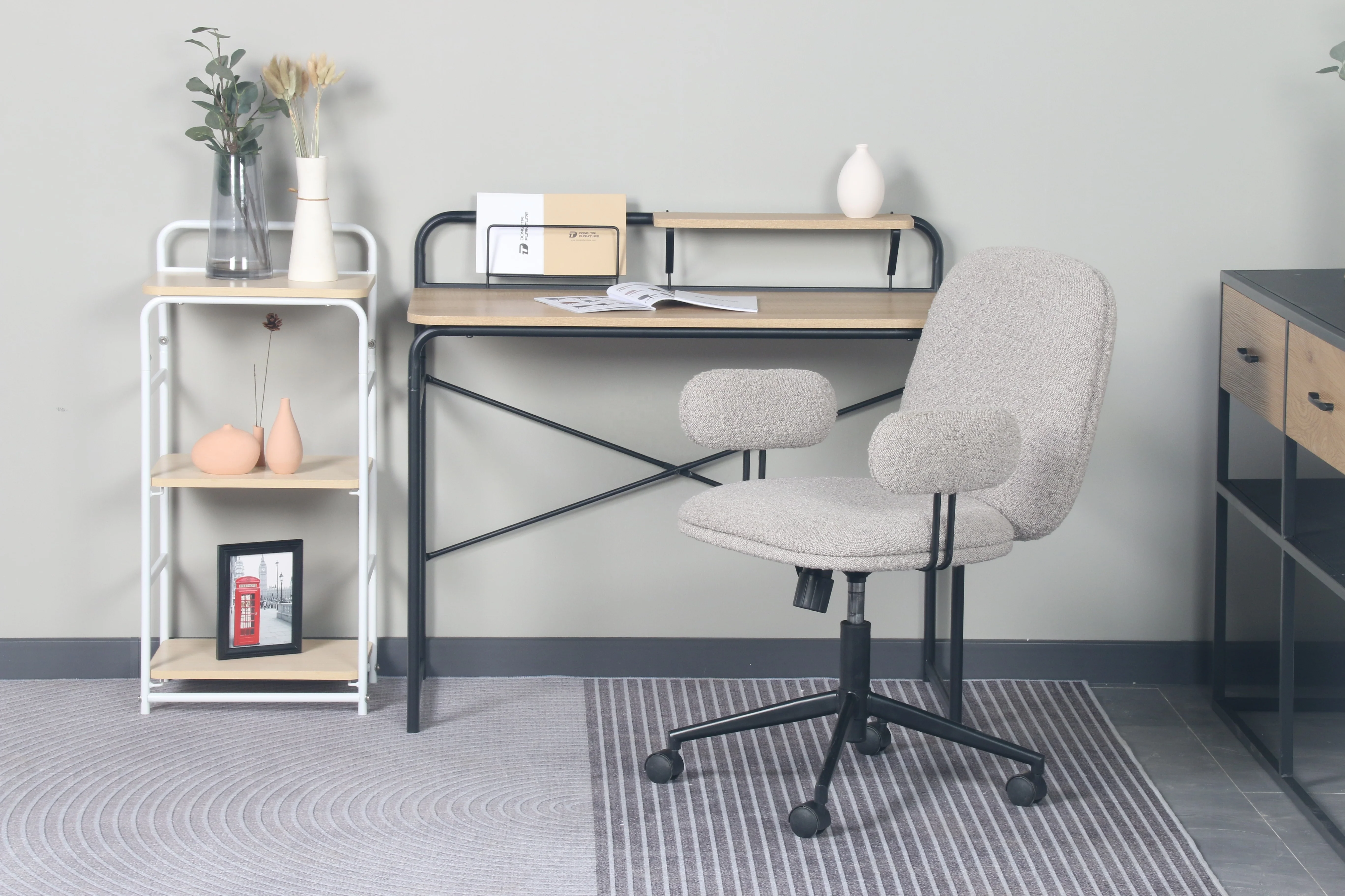 Customized best-selling easy-to-disassemble office furniture MDF executive desk presidential desk modern wooden office desk