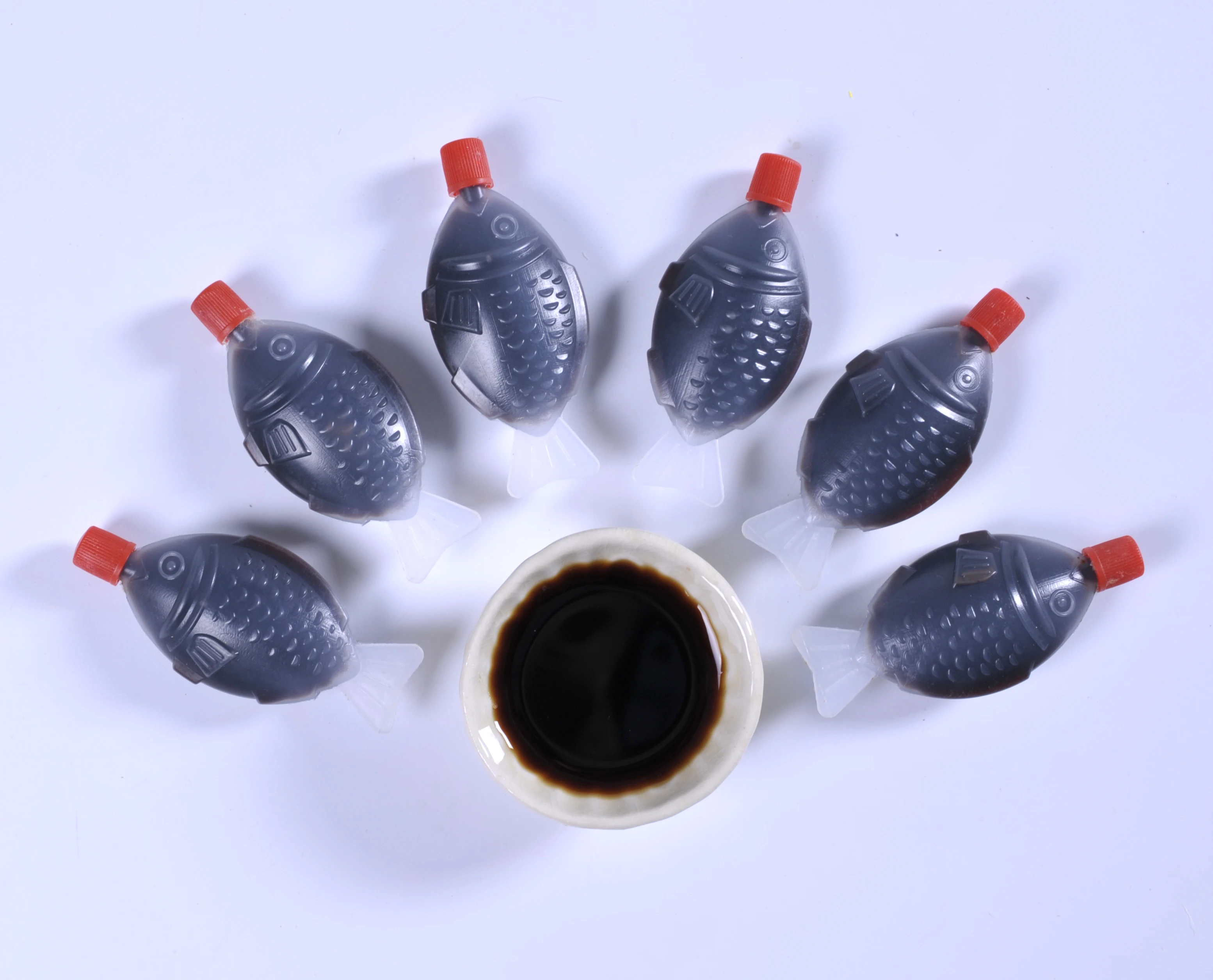 Wholesale Premium Japanese Mini Sushi Soy Sauce 2.6ml Fish Shape Soy Sauce