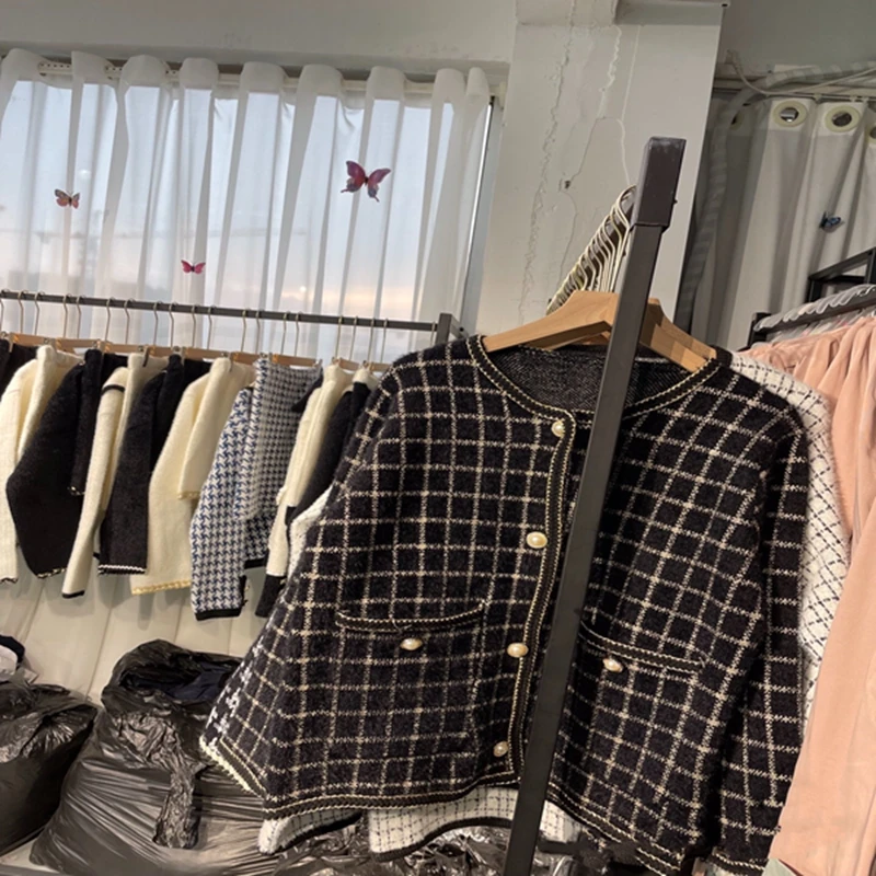 Brand New Cheap Clothes Bales Warm Ladies Coat Vendor High Quality Beautiful Clothes