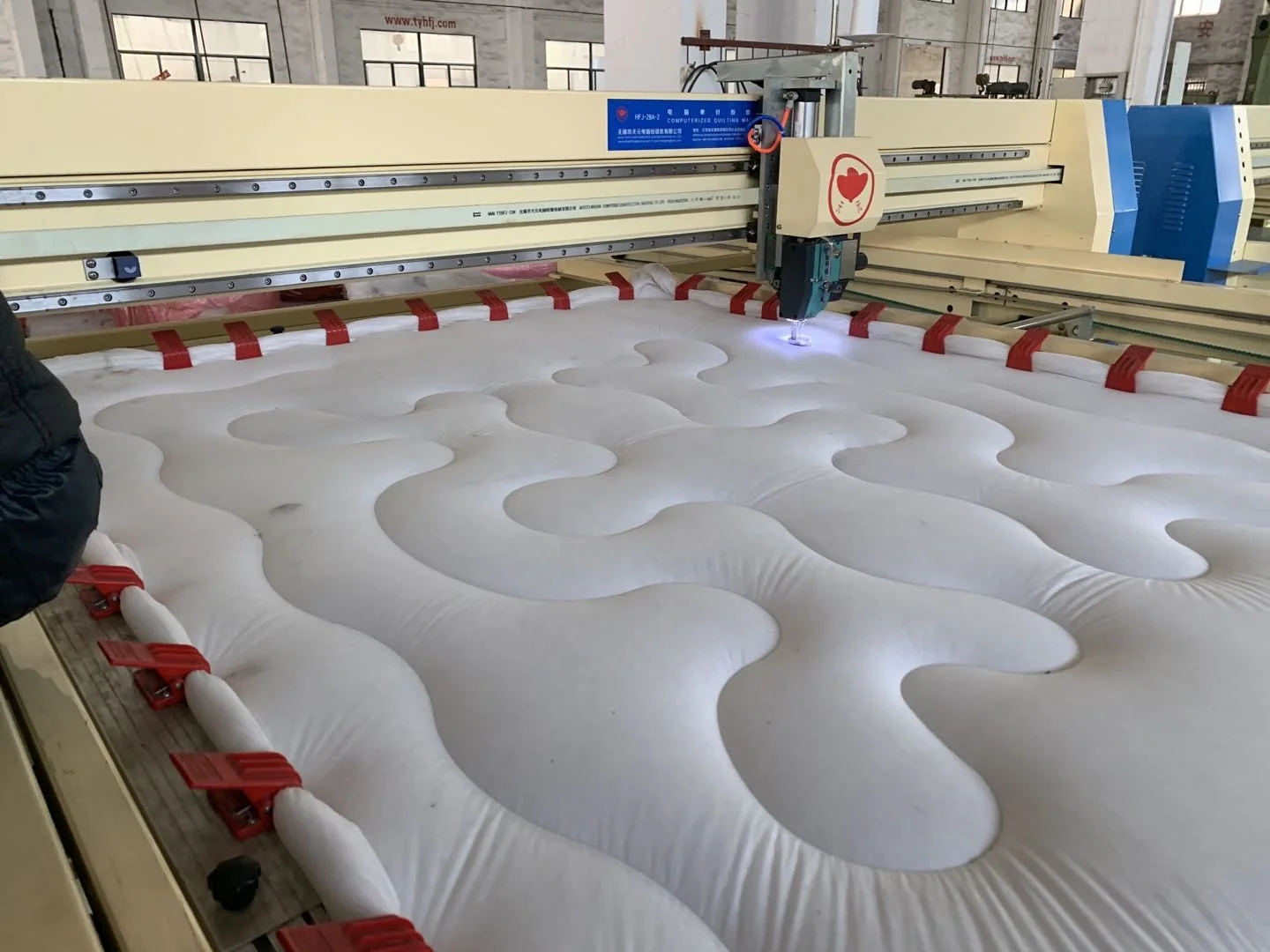 HFJ-26A-2 Bed Comforter sleeping quilt sofa blanket computerized quilting machine household quilter