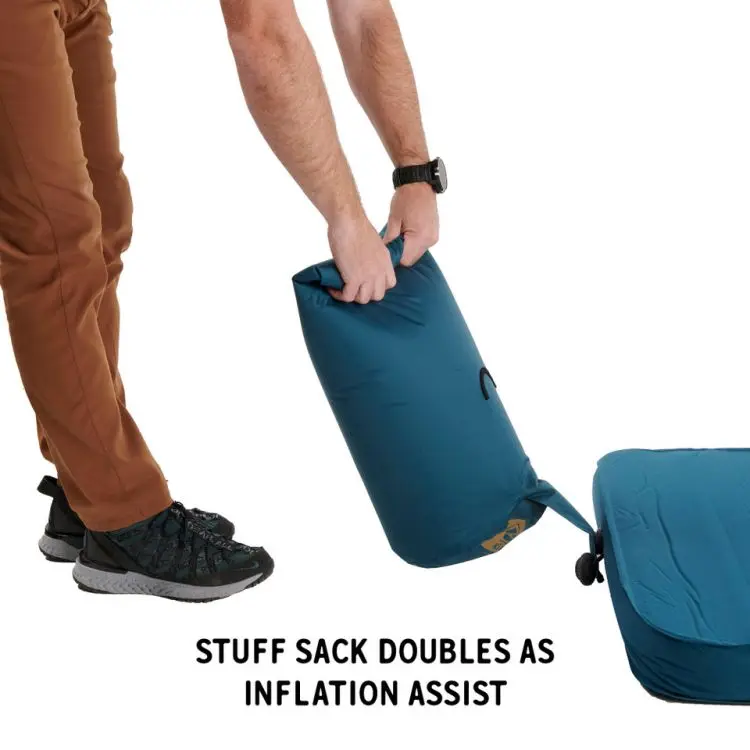 High Quality portable moisture-proof Lightweight Insulated Foam Self Inflatable Sleeping Pad Mat Mattress For Camping Tent