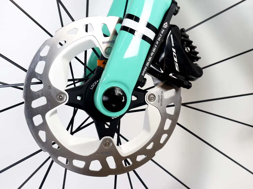 Ultra light 58CM Flat Mount Disc Brake 140MM With R7020 Complete Road bike carbon 11 speed bicycle on road