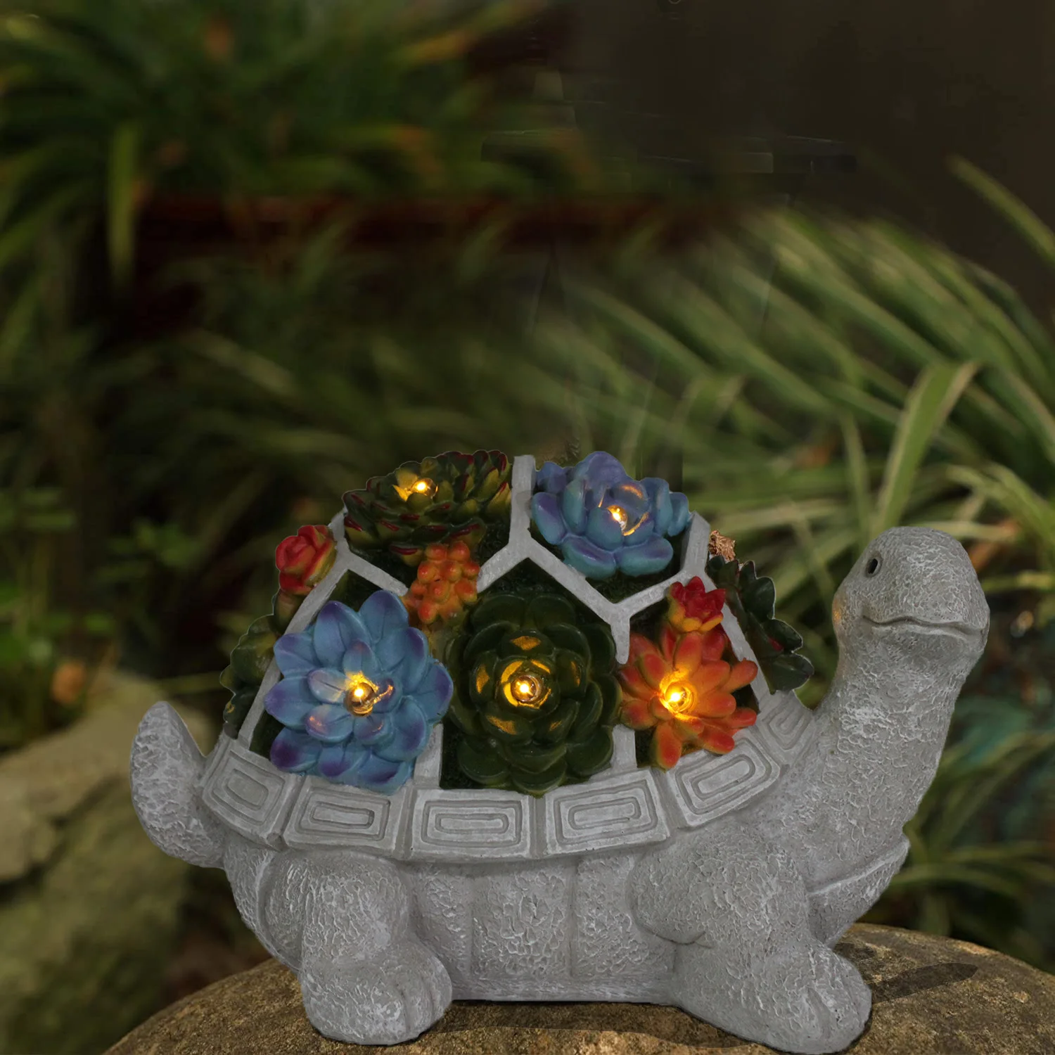 
Garden Statues Turtle Outdoor Ornament Figurines with Solar Powered Lights Decorations for Patio Yard Lawn Gardening Gifts 