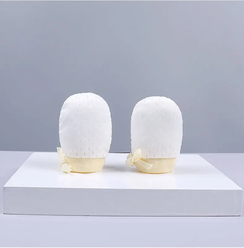 Newborn Ice Silk Breathable Anti scratch Gloves