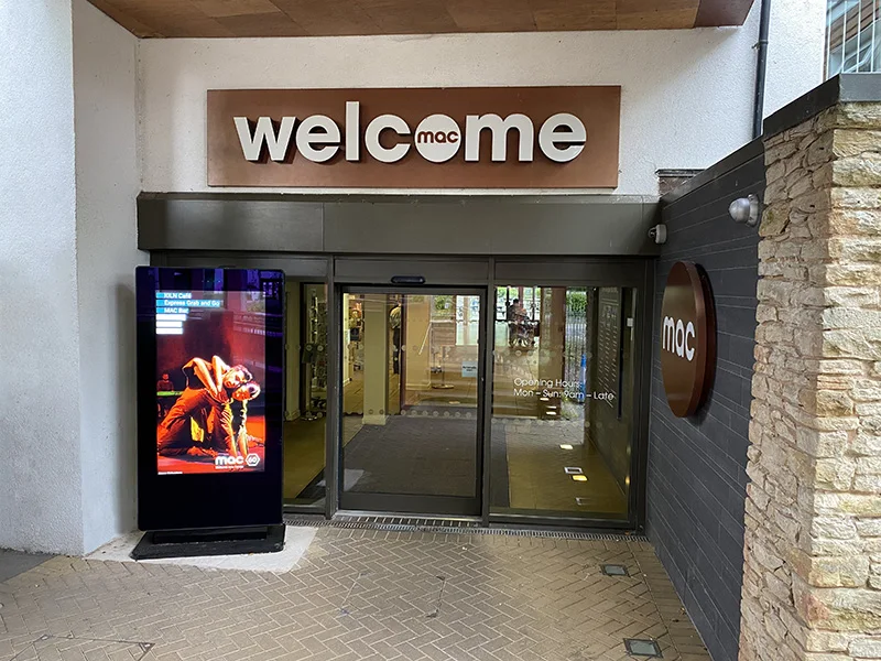 Hot Sale Digital Signage And Displays IP 65 Waterproof Digital Display For Outdoor Advertising