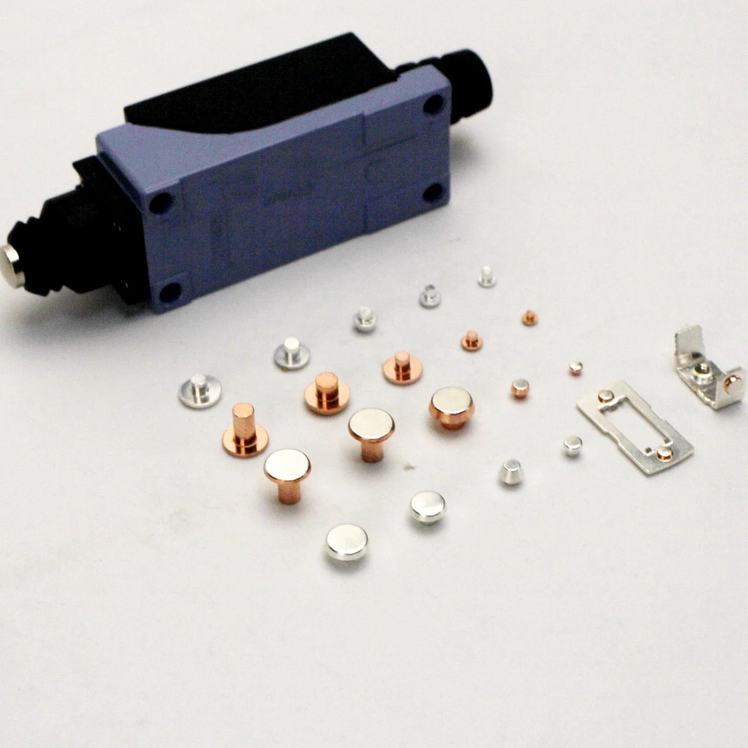 Aluminium Blind Solid Contact Rivet for Thermal Overload Switch