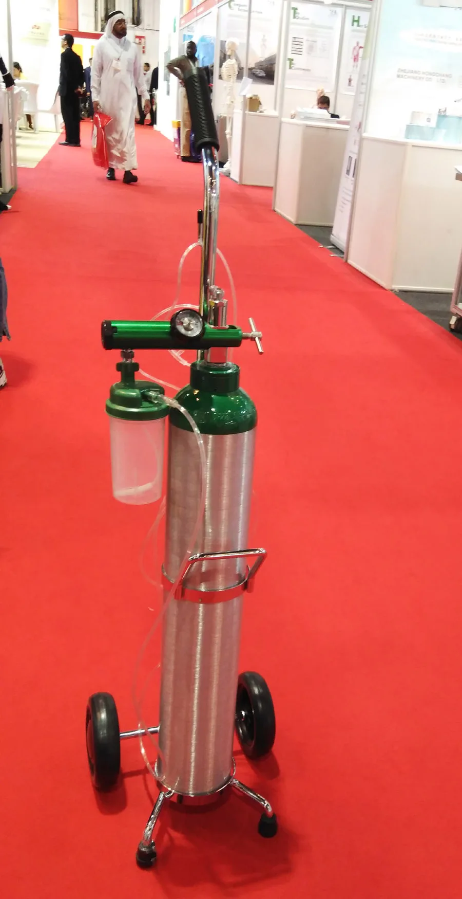 E size with trolley.jpg