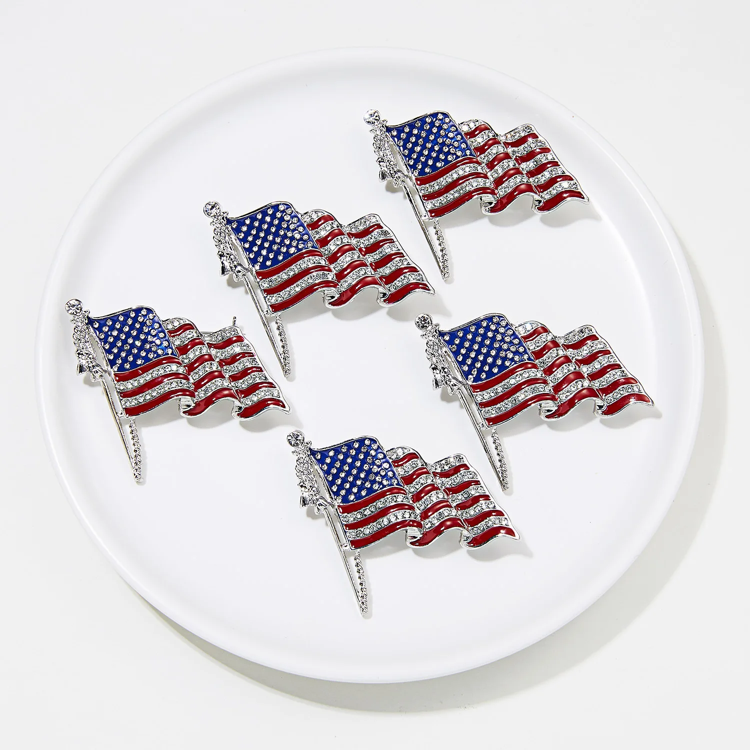 Enamel Crystal Waving USA American Flag Patriotic Corsage Brooch Pin for Clothes Scarf Bag Hat American Flag Brooches Lapel Pin