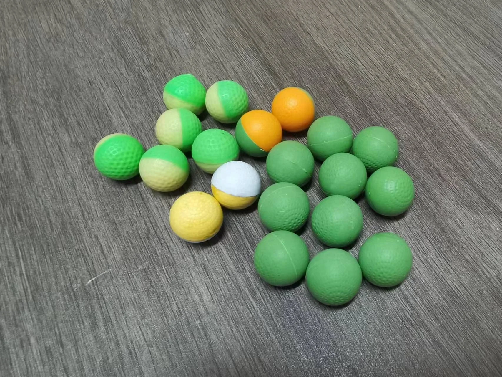 Hot Sale New Gun Shoot Paintball Calcium Bentonite Fill-Powder Pellets 0.68 Colorful Powder Ball