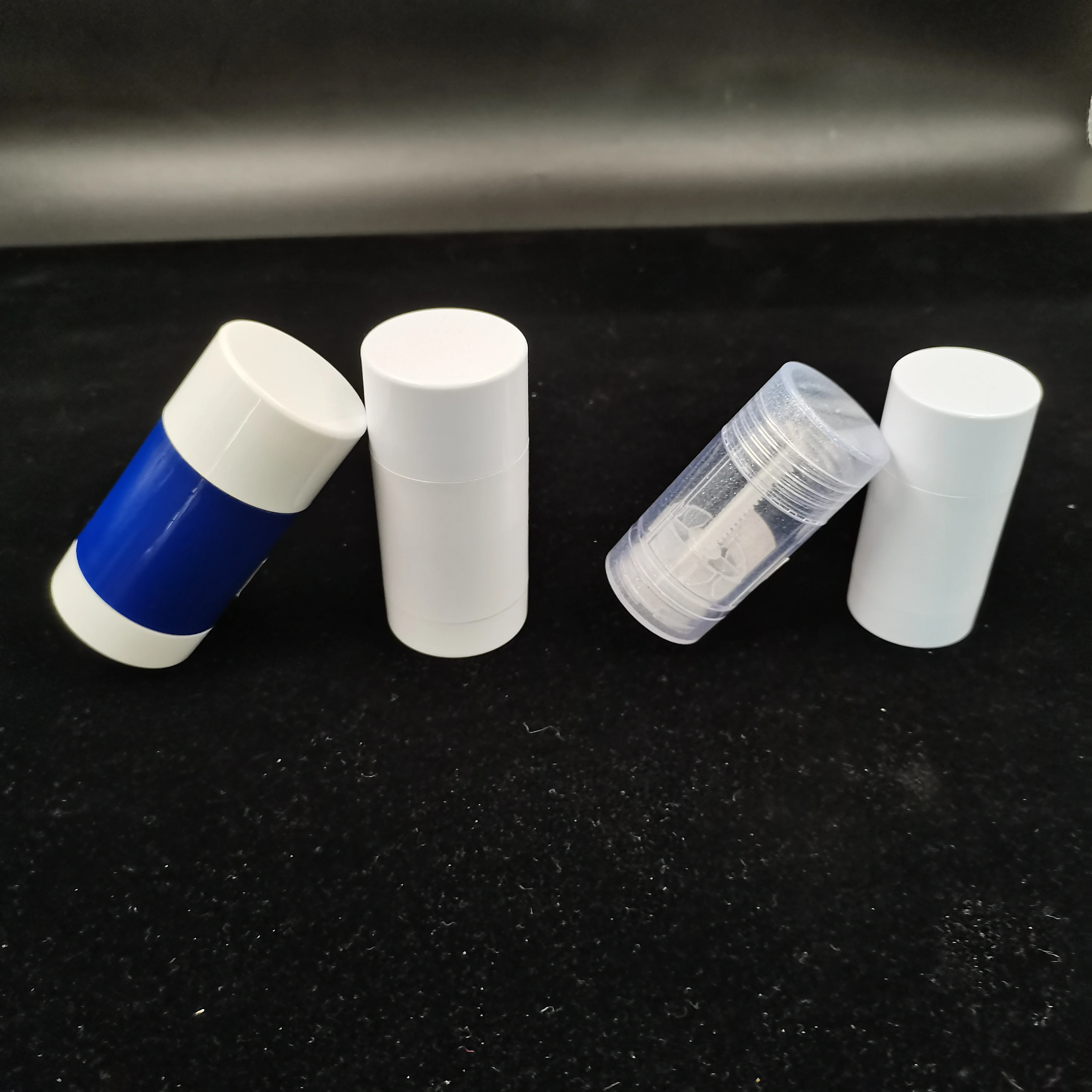 Wholesale Plastic 75g Deodorant Bottle White Blue Round Transparent Plastic Deodorant Stick