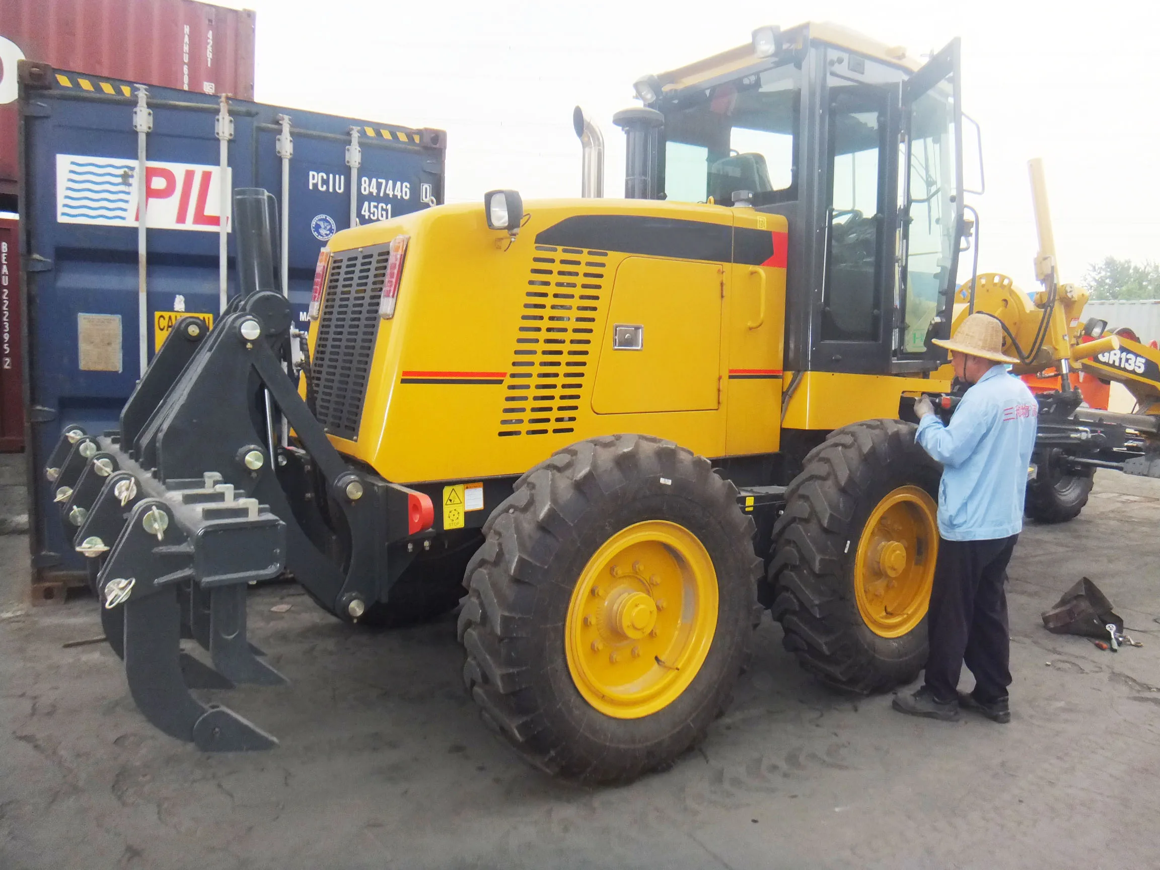 Road Machinery 130HP 135HP Motor Grader GR135 with Cheap Price