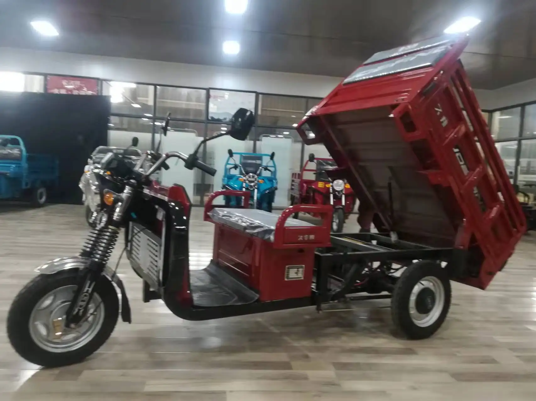 Economical Custom Design 30-50km/h 801-1000w Three Wheel Cargo Electric Tricycles Parts