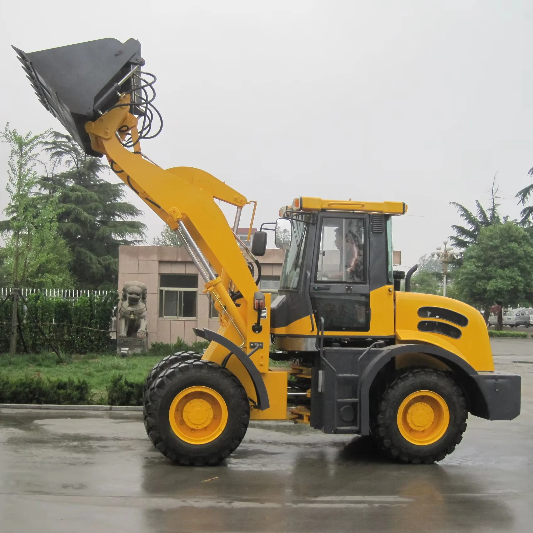 6-тонный экскаватор MLE820 для продажи