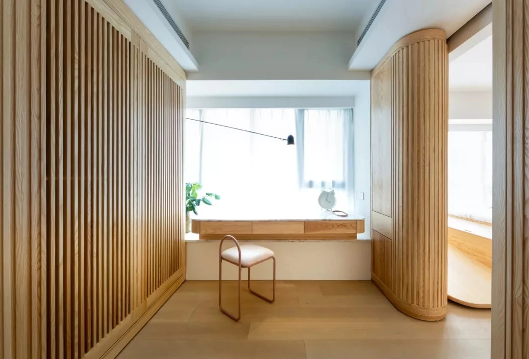 Wholesale Price Interior Decorative Laminated PVC Cladding Ceiling Batten Timber Square Tube WPC Hollow Column Wall Panel