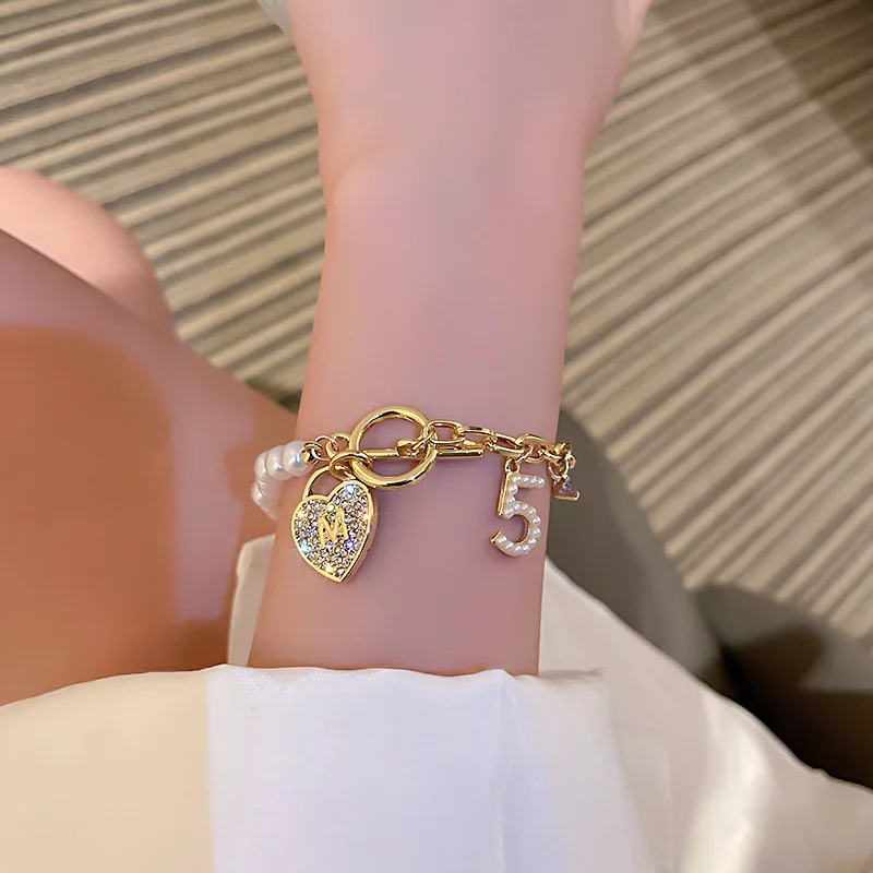 Barlaycs String Bracelet Charm Designer Gold Plated Pearl Beaded Link Chain T Buckle Rhinestone Heart Dangle Jewelry for Women