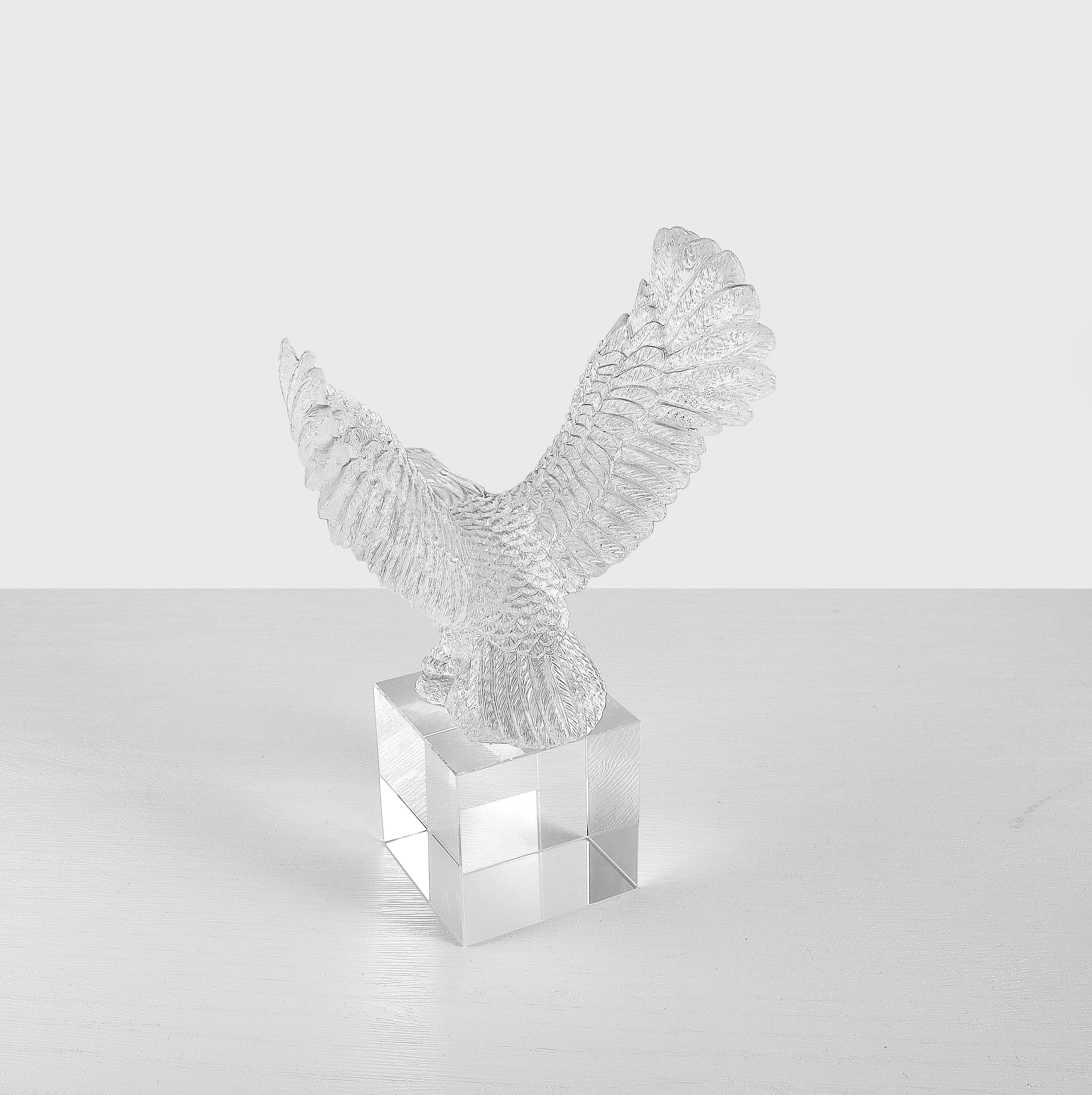 OEM Factory personality custom Eagle Crystal Glass Liuli Trophy with Crystal base