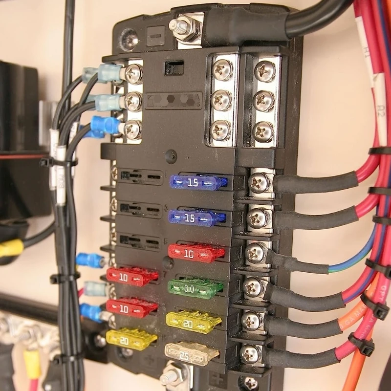 Waterproof 12 Way Blade Fuse Box Standard Circuit Fuse Block Fuse Holder Automotive