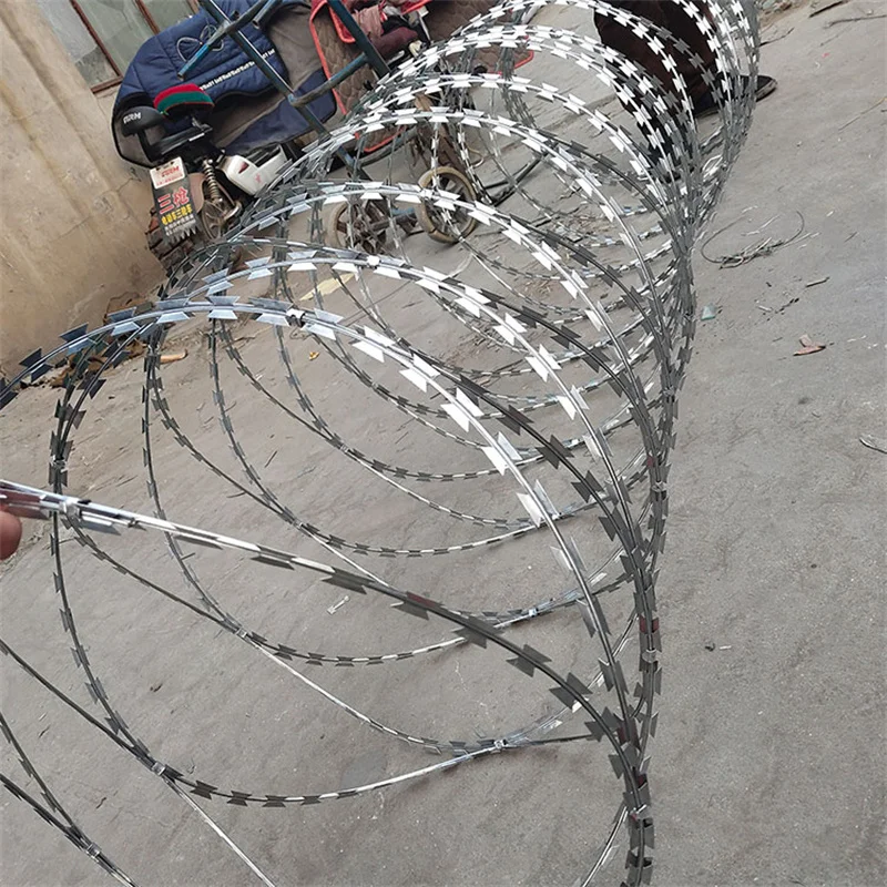 Hot Dipped Galvanized Razor Wire cbt65 bto30 bto-22 roll Concertina Security Fencing
