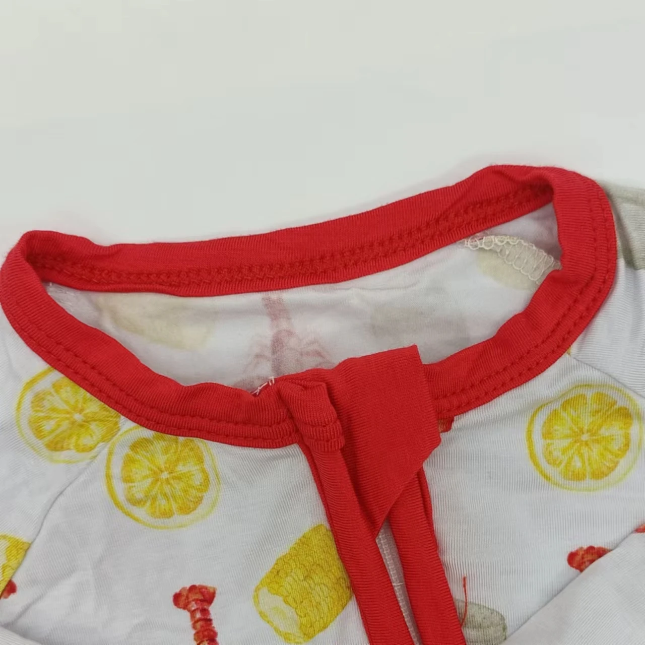 Детский комбинезон с принтом лобстера