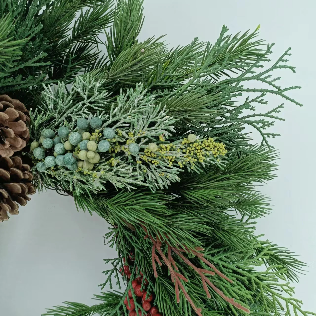 Wholesale Christmas Wreath Christmas pine cone needle wreath