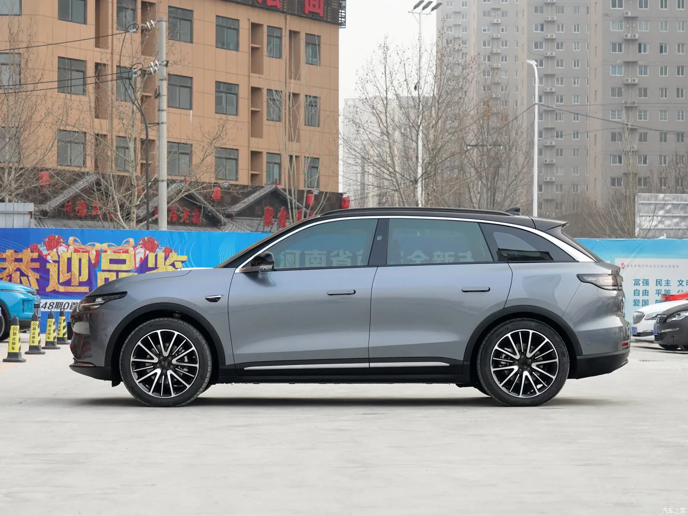 2021 Chinese big motor power  high speed electric SUV car leap motor c11 with 600 km range in stock for family use