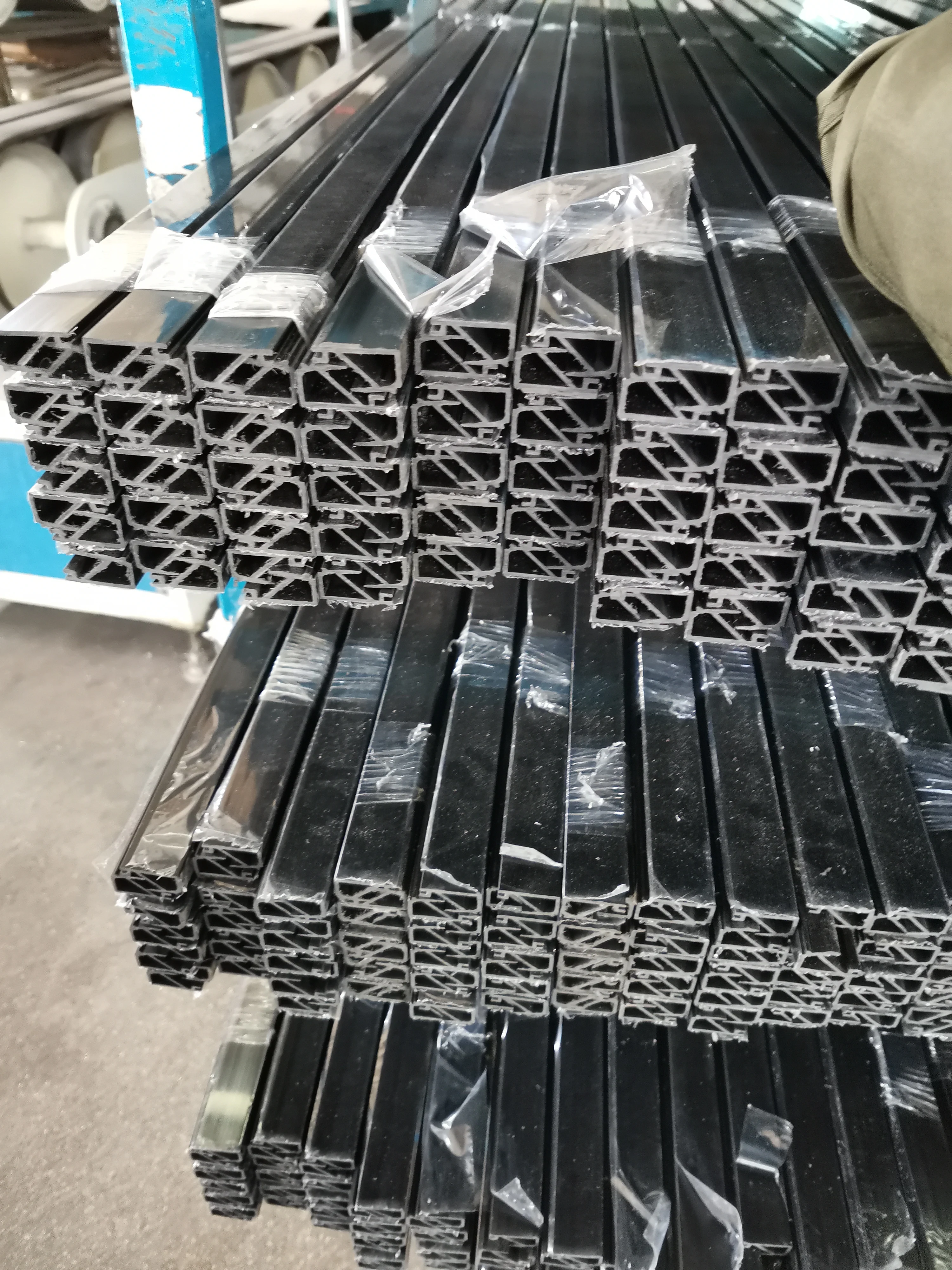 Plastic Profile Extrusion H/L/U/V/S Shape Angle Channel with  PC, PVC, PS, PP, TPU, PC, PE, ABS, PMMA, HIPS material