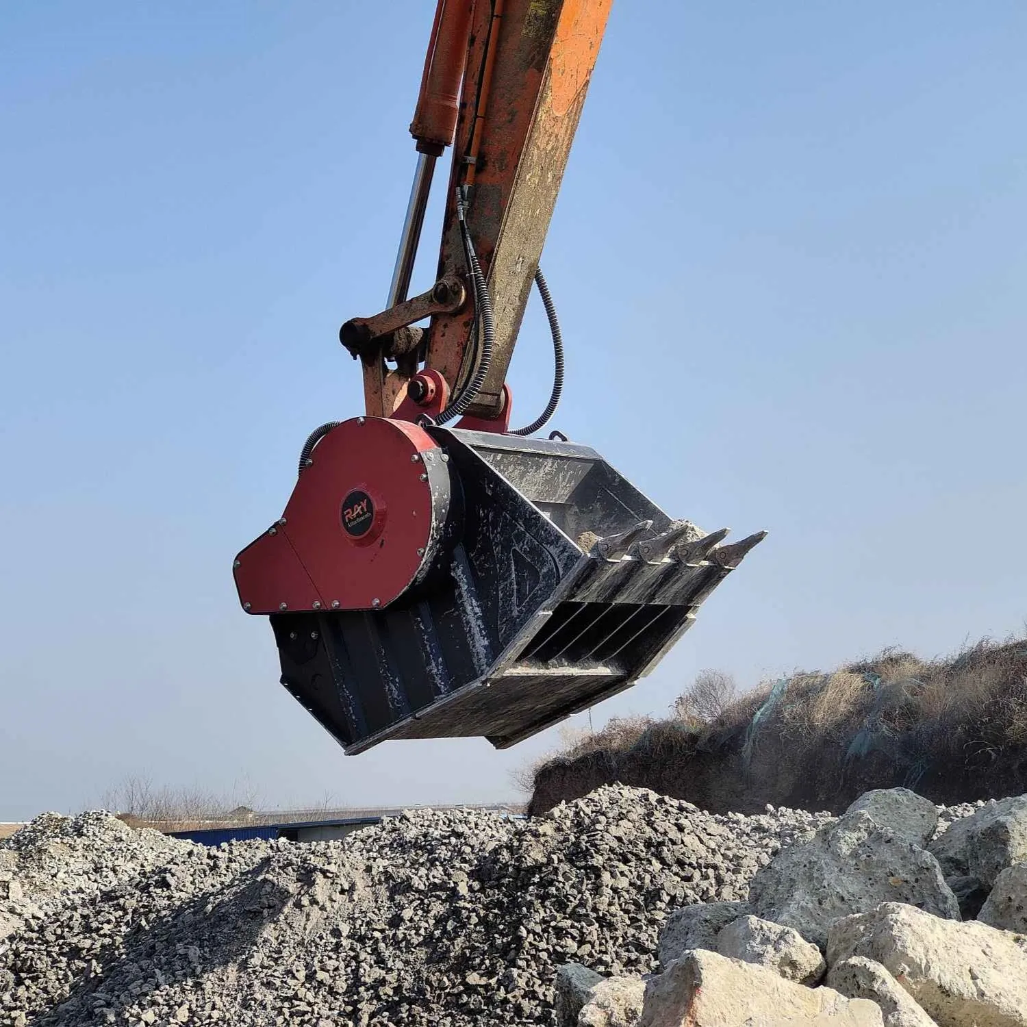 Construction machinery excavator accessories construction loader fine screening bucket stone crusher bucket for excavator