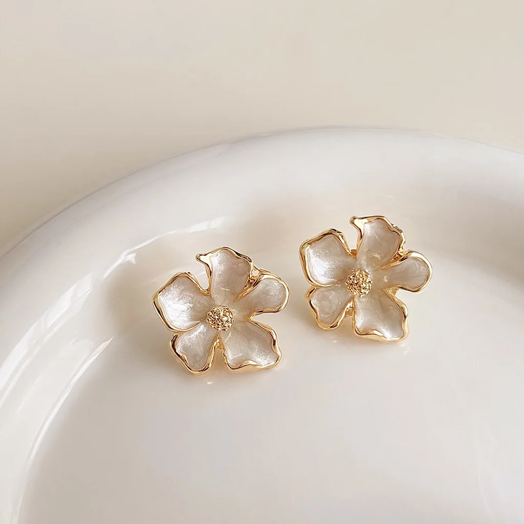 Sweet Girls Fashion Jewelry Japan and Korean Style Beautiful Color Copper Alloy Earrings Light Luxury Enamel Ear Clip Earrings