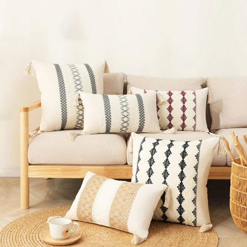 Hot Selling Bohemian Style Farmhouse Decorative Throw Pillow Case Macrame Tassel Square Jacquard Cushion Cover