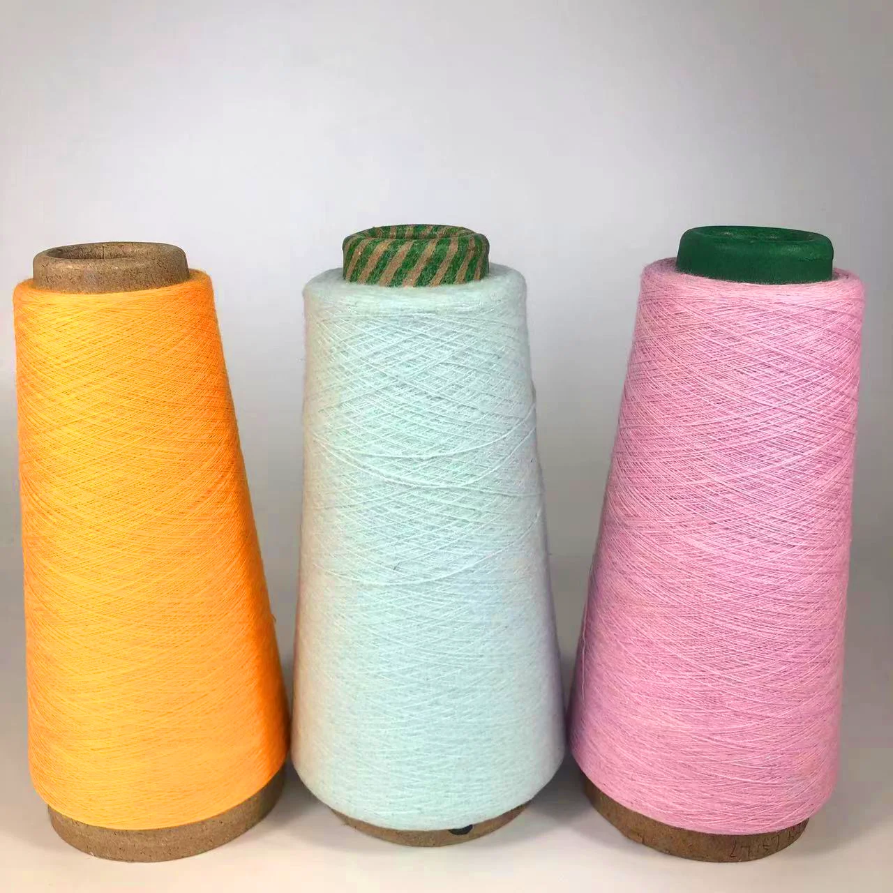Ring Spun 16/1, 20/1, 30/1 Hilados De Poliester Spun Polyester Knitting Weaving Yarn