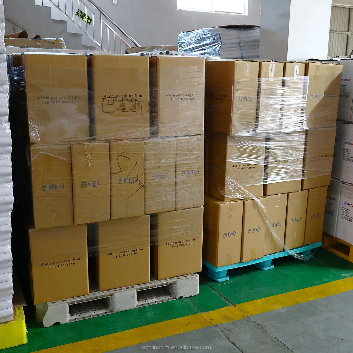 Manufacture Factory  Customize Food Grade wrap food Jumbo Roll  PVC Cling Film