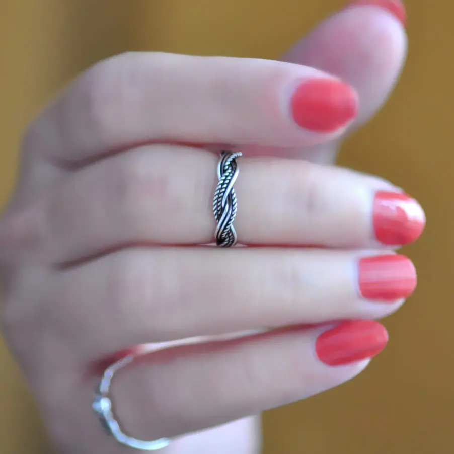 Nepal Retro New Zealand S925 Sterling Silver Punk Personality Ring with Zircon Gold-Plated Small Tail for Party