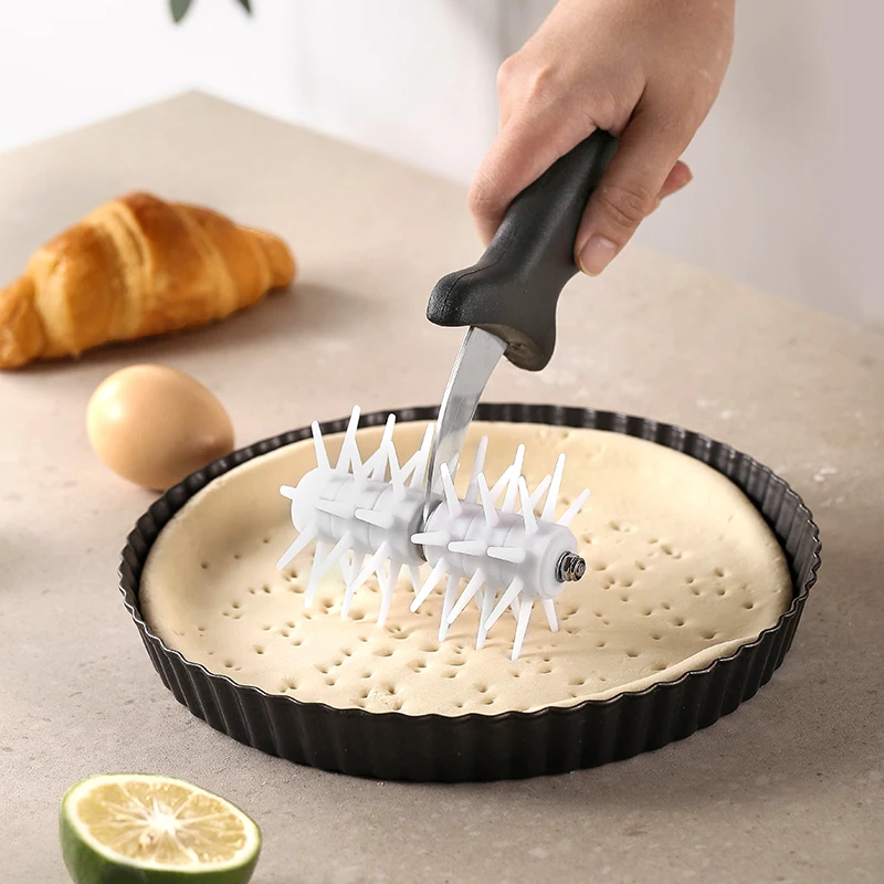 Manjia Baking Kitchen Plastic Pizza Needle Roller ABS Material Tool Hole Puncher for Pizza Crust or Pastry Dough