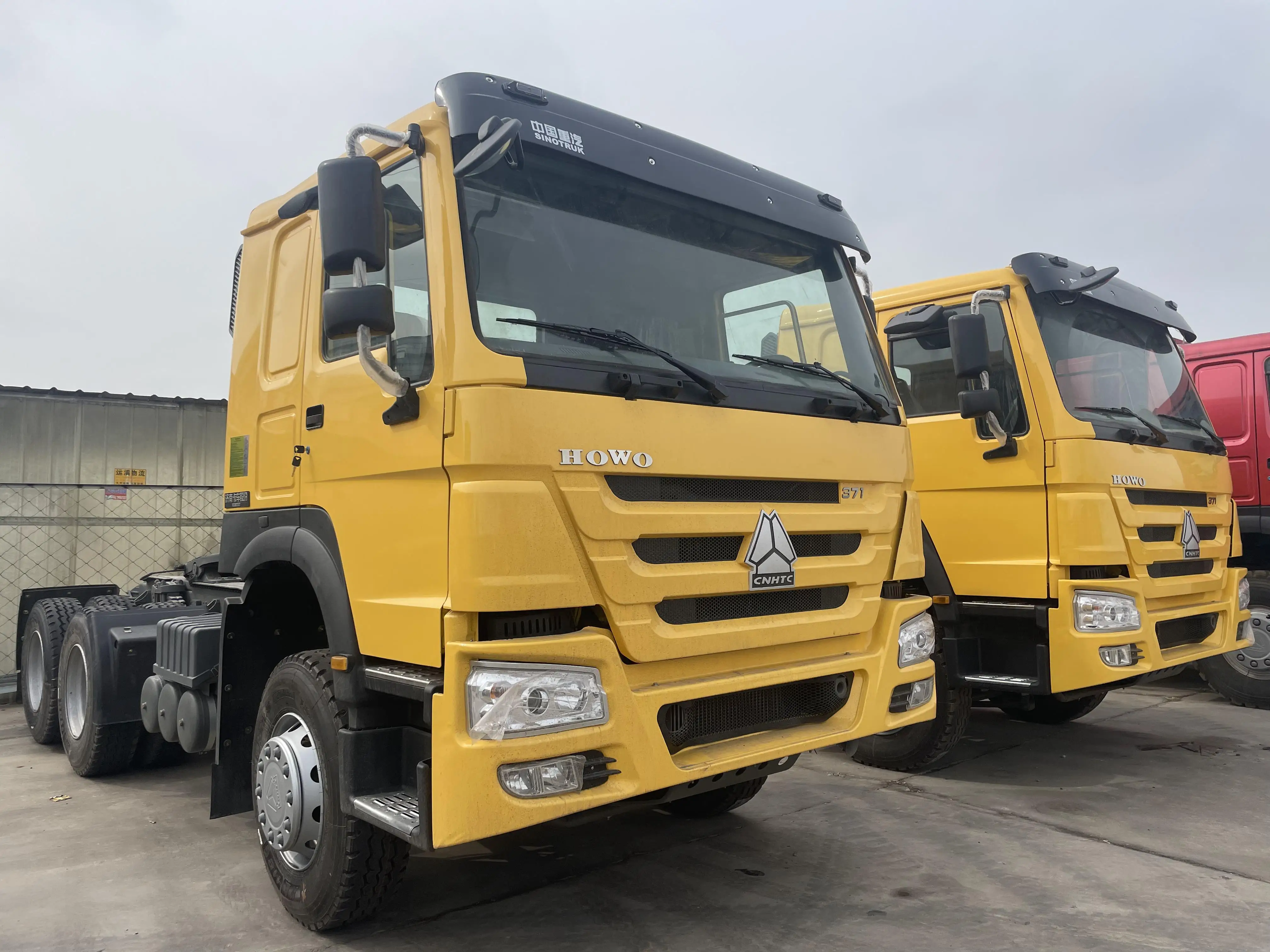 Б/у тягач Howo 6x4 тяжелый