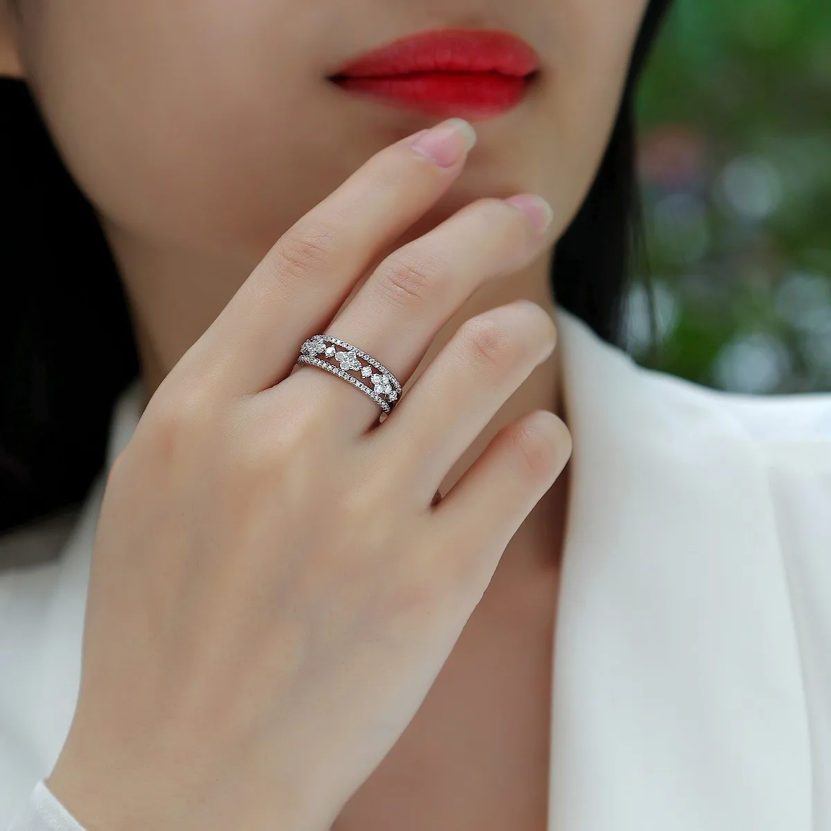 Factory Wholesale 18K Gold Plated 925 Sterling Silver CLovers Tiny Moissanite Hollow out Luxury Moissanite Ring for Women